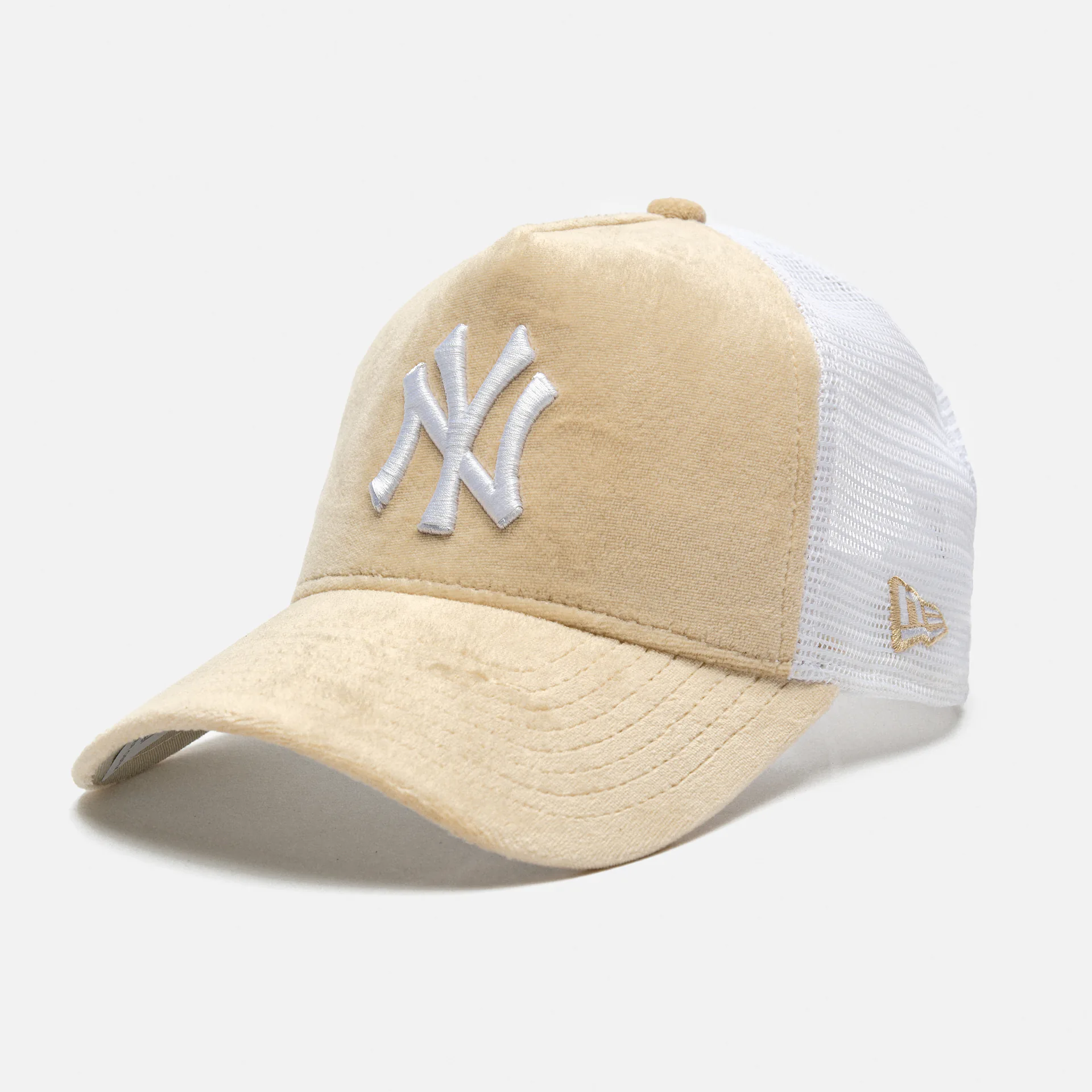 New Era NY Yankees Women Velour Trucker Cap Beige