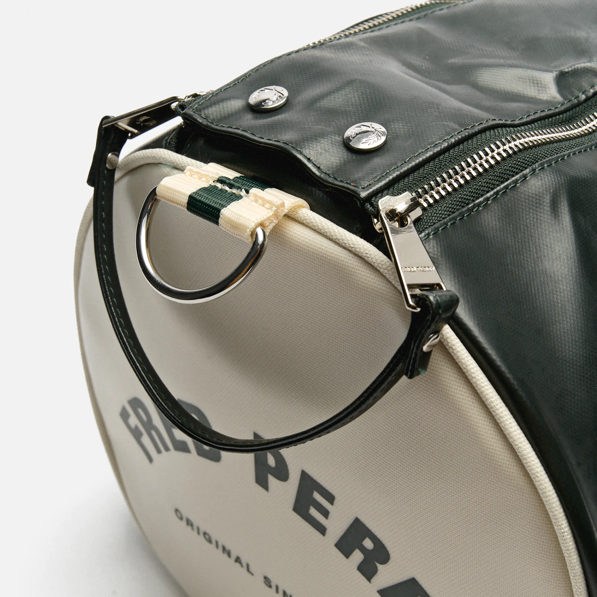 Fred Perry Classic Barrel Bag Night Green/Ecru