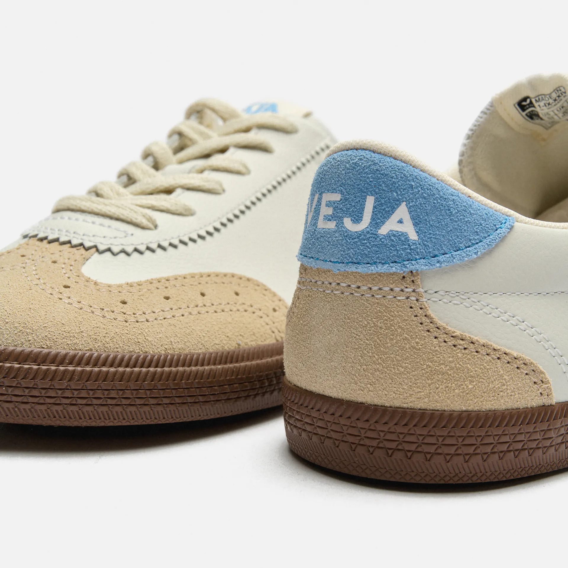 Veja Volley O.T. Leather White/Aqua/Bark