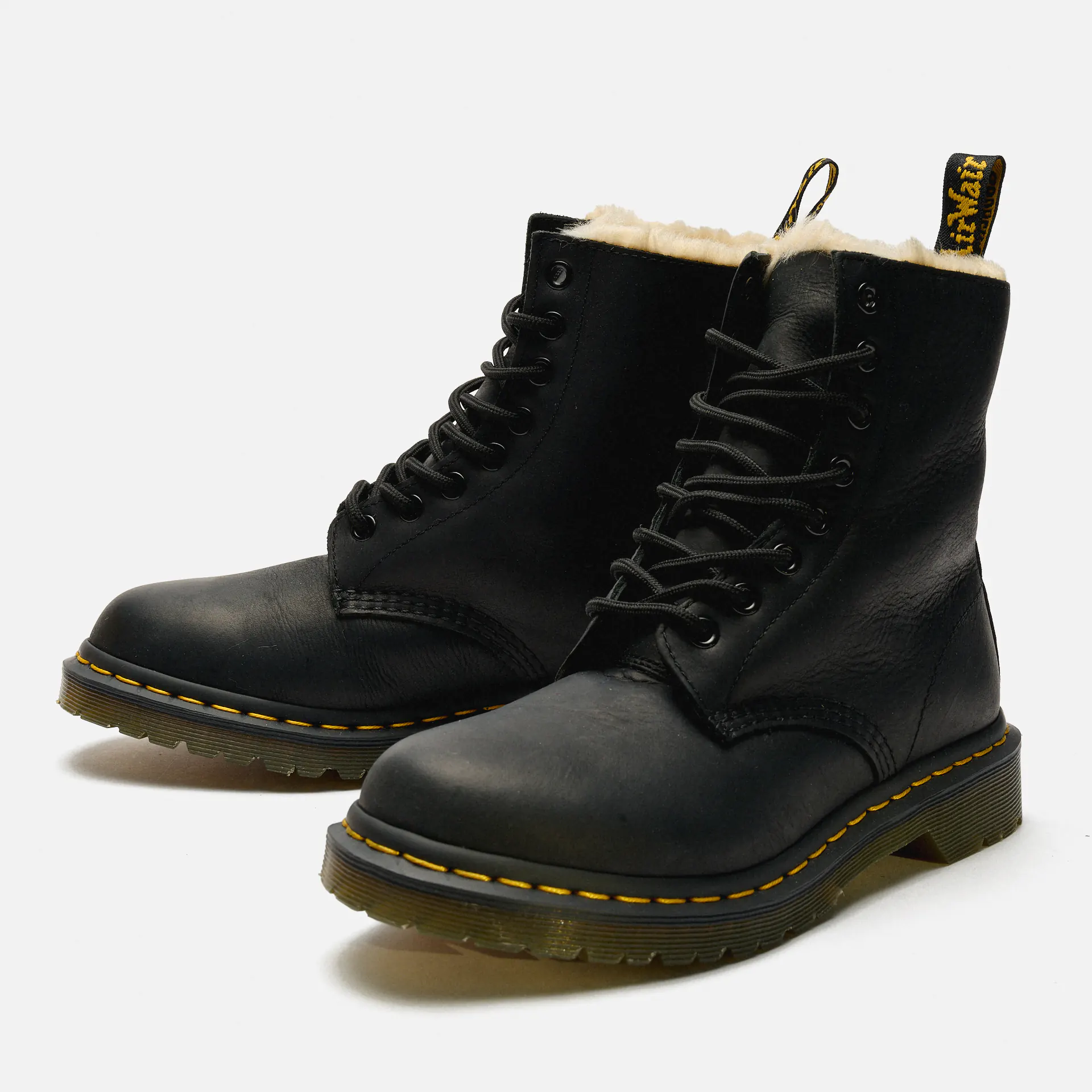 Dr martens boots black best sale