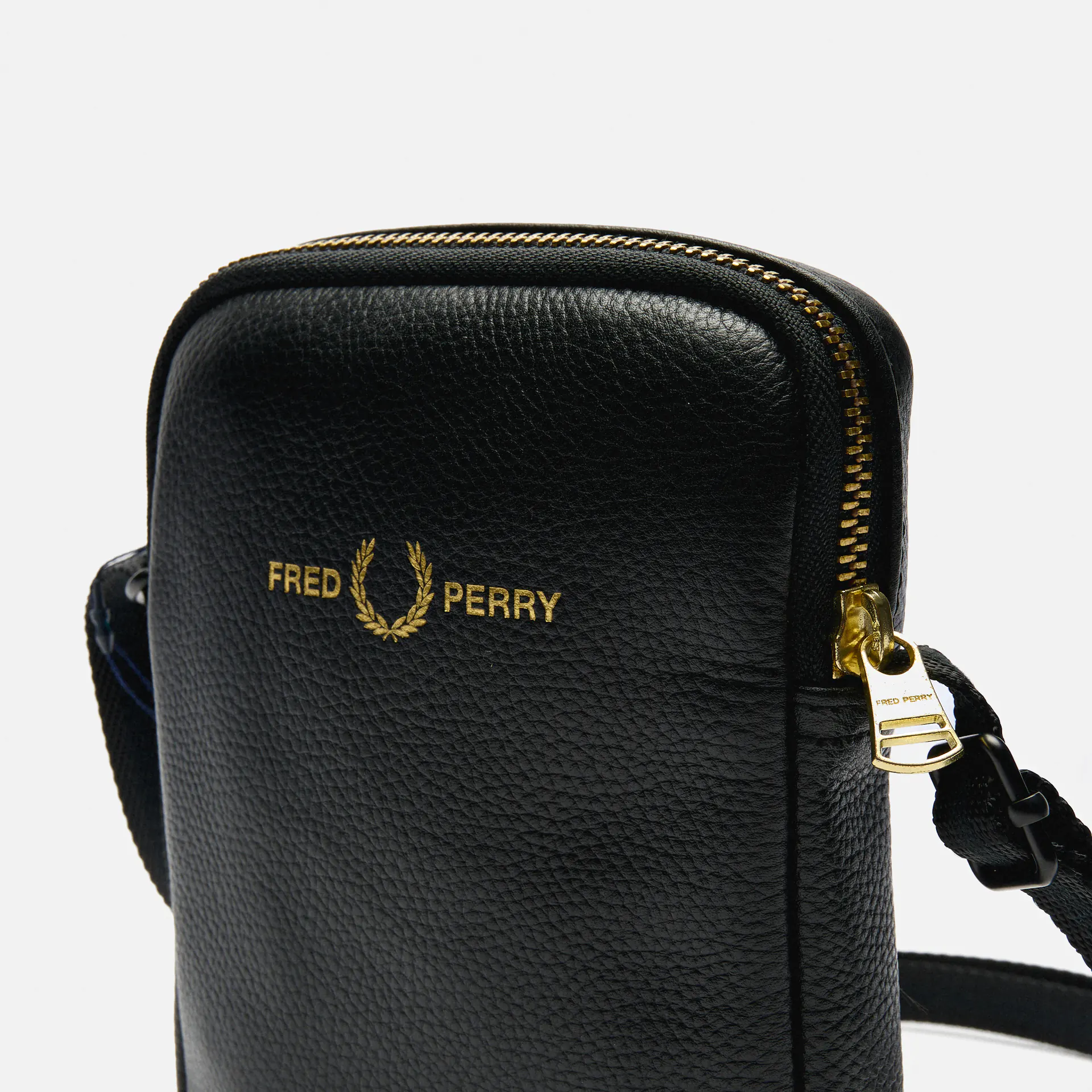 Fred Perry Tumbled Leather Side Bag Black