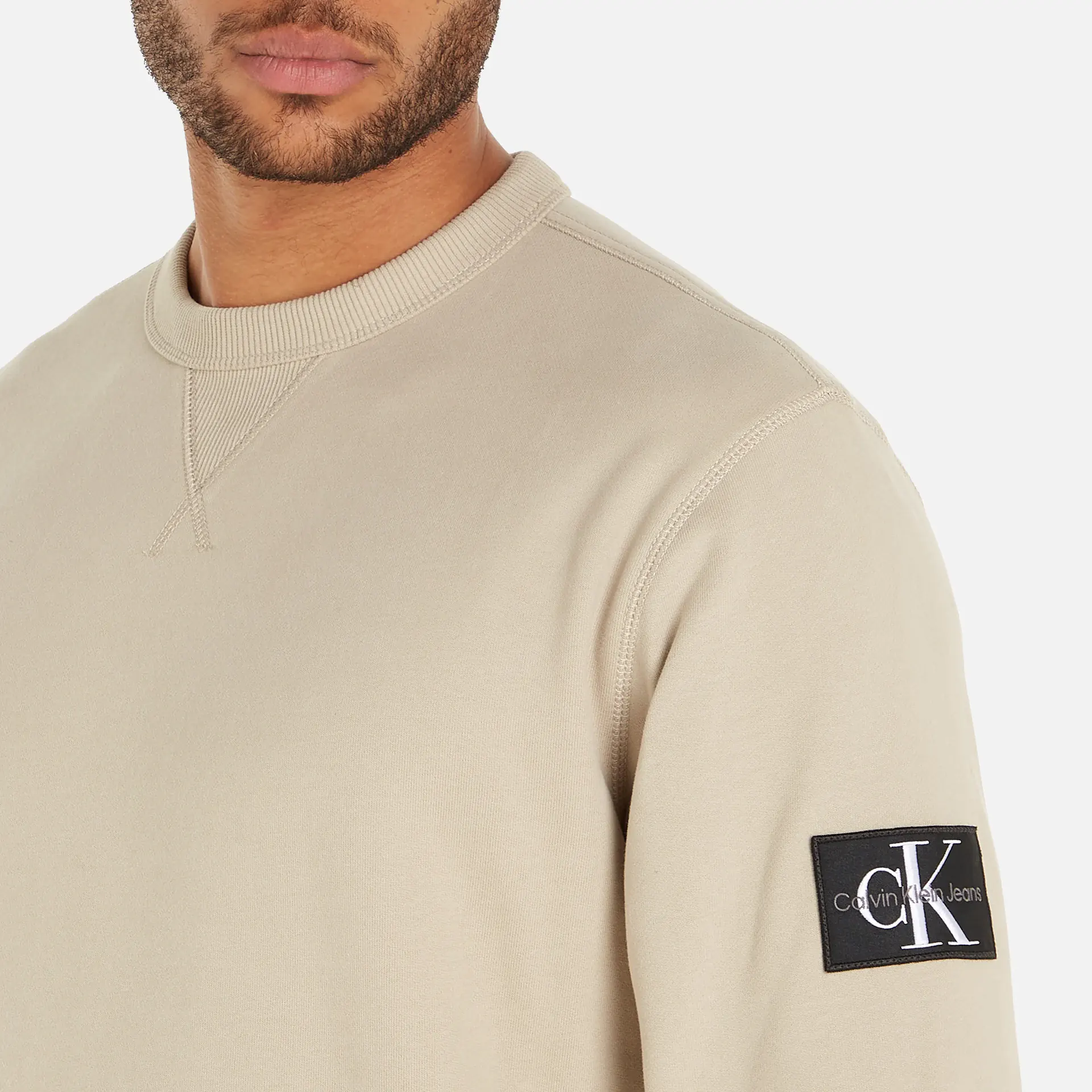 Calvin Klein Jeans Badge Crew Neck Plaza Taupe