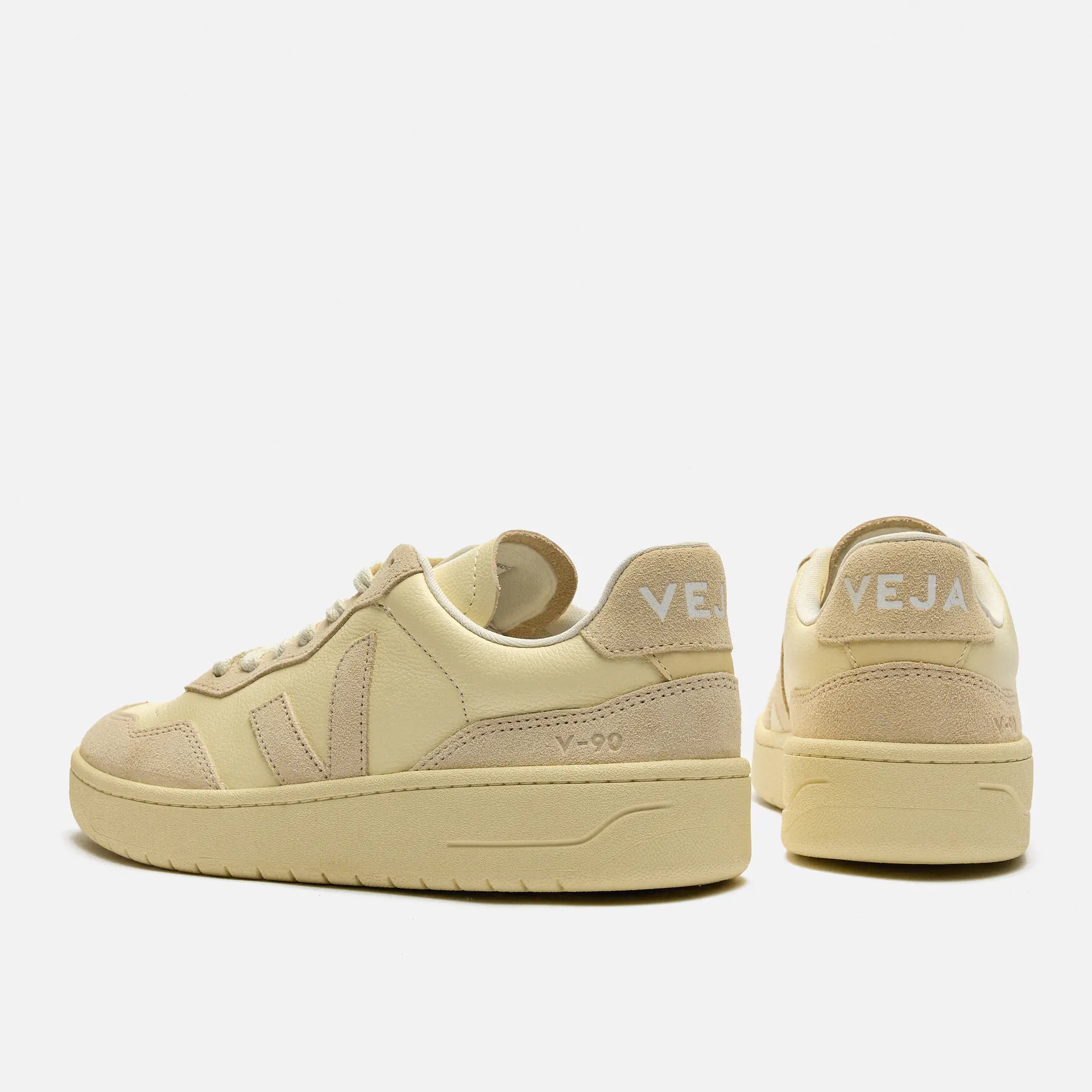 Veja V-90 Leather Sneaker Cashew Oat