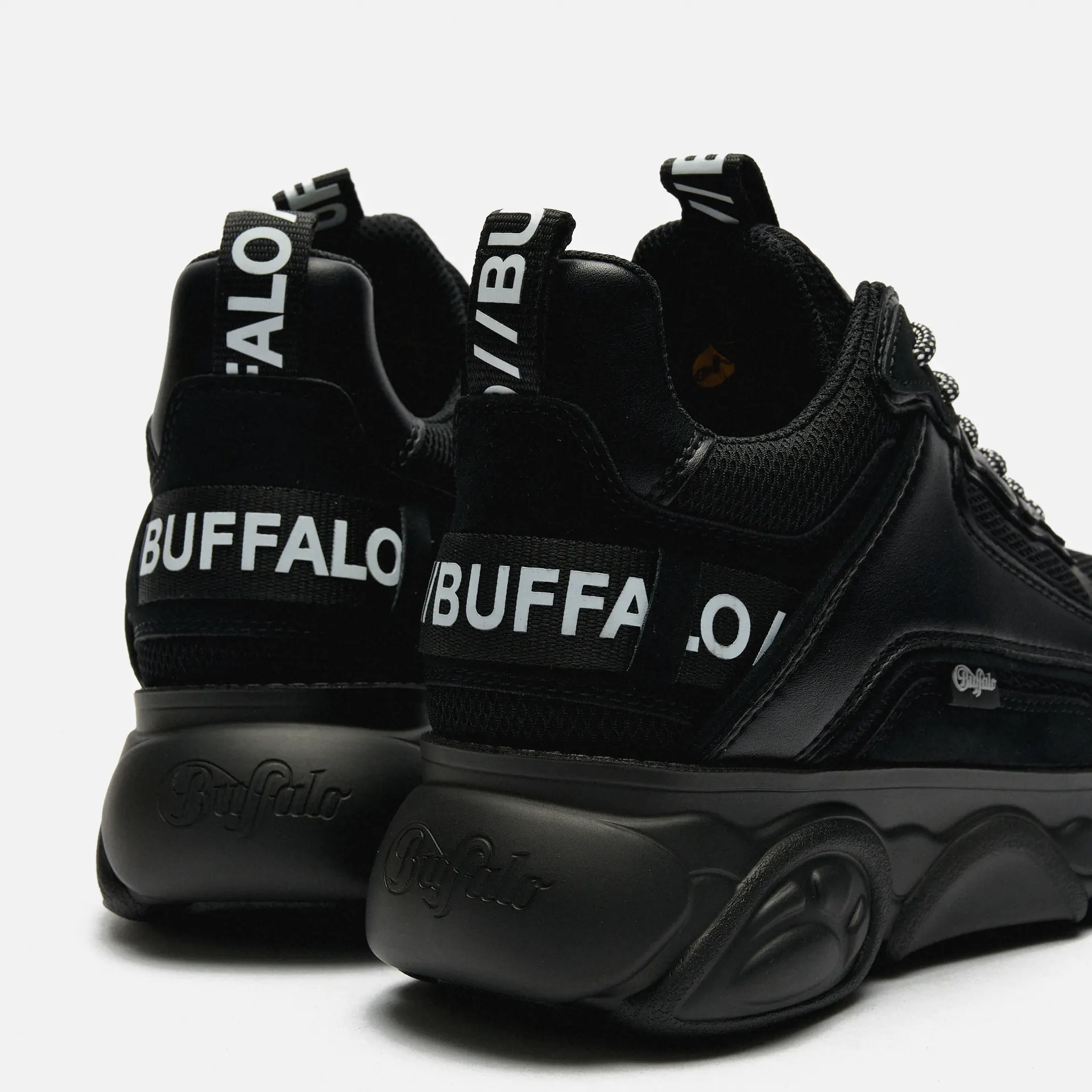 Buffalo CLD Chai Vegan Nubuck/Mesh Sneaker Black