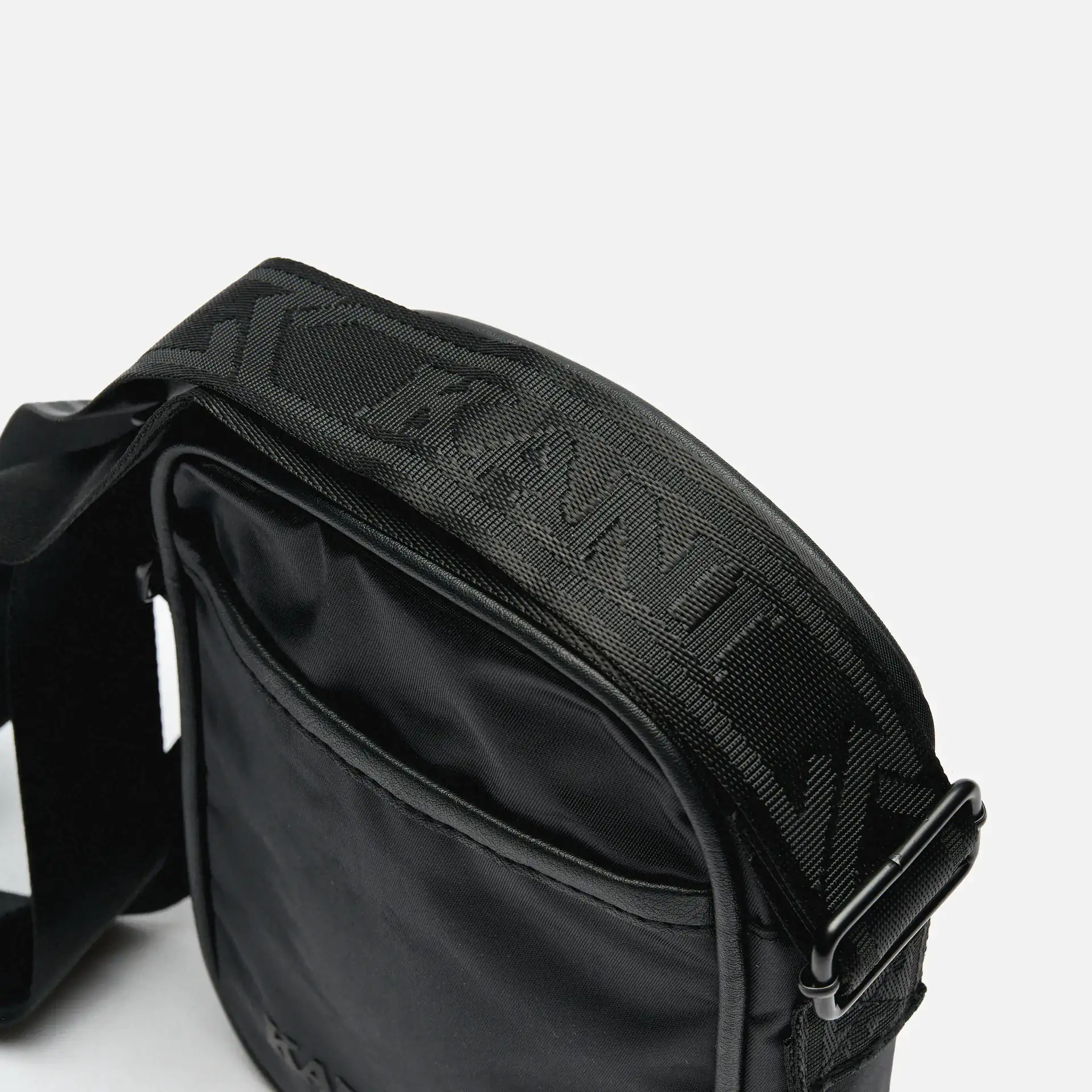 Karl Kani Retro Messenger Bag Black