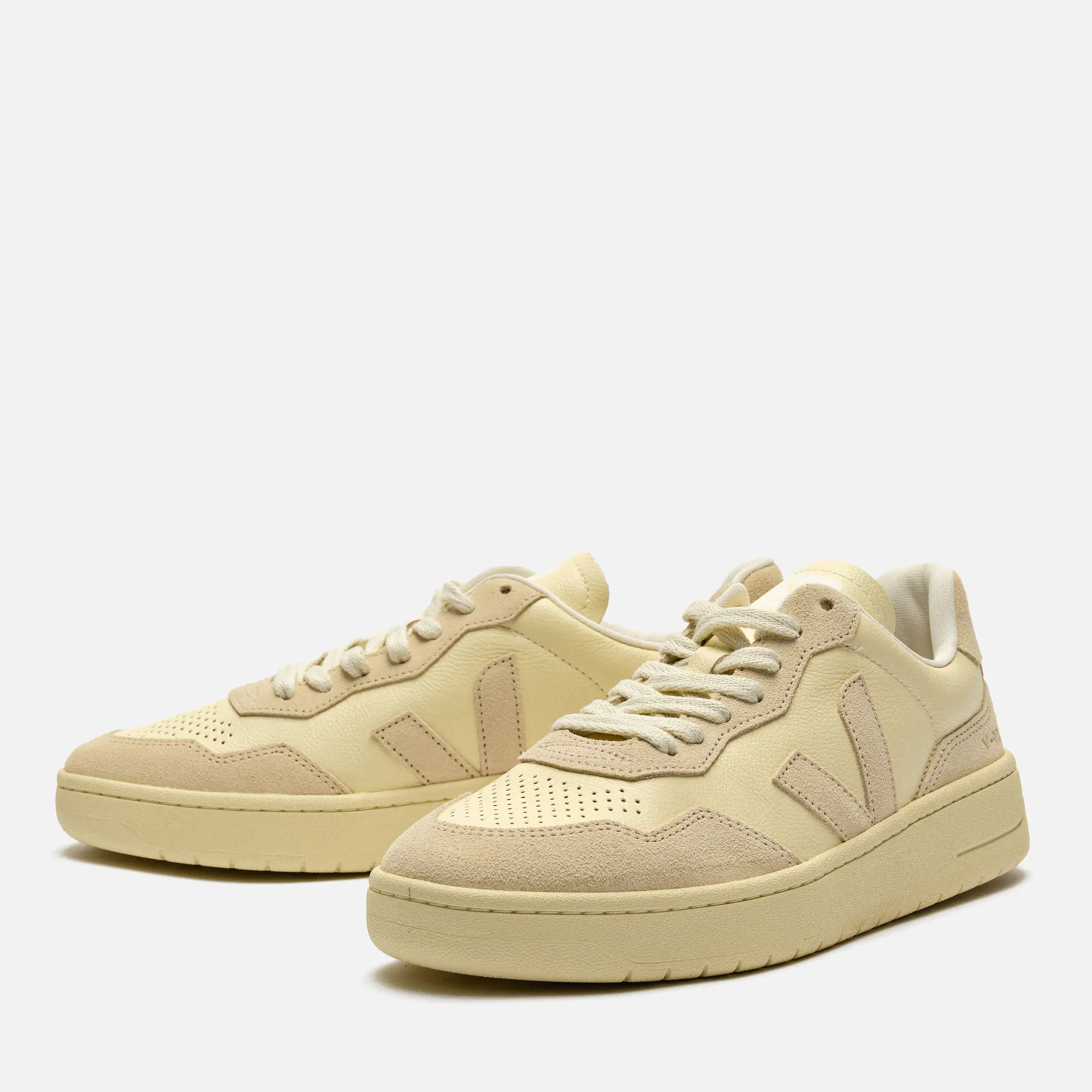 Veja V-90 Leather Sneaker Cashew Oat