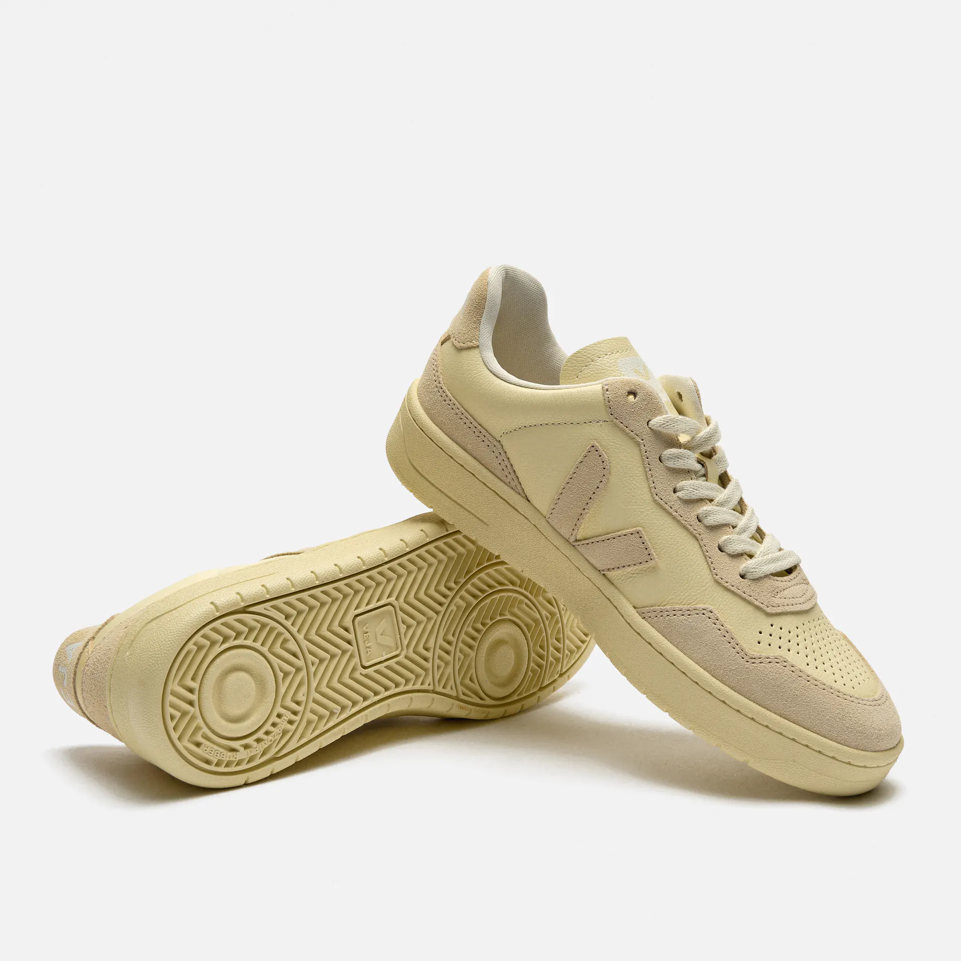 Veja V-90 Leather Sneaker Cashew Oat