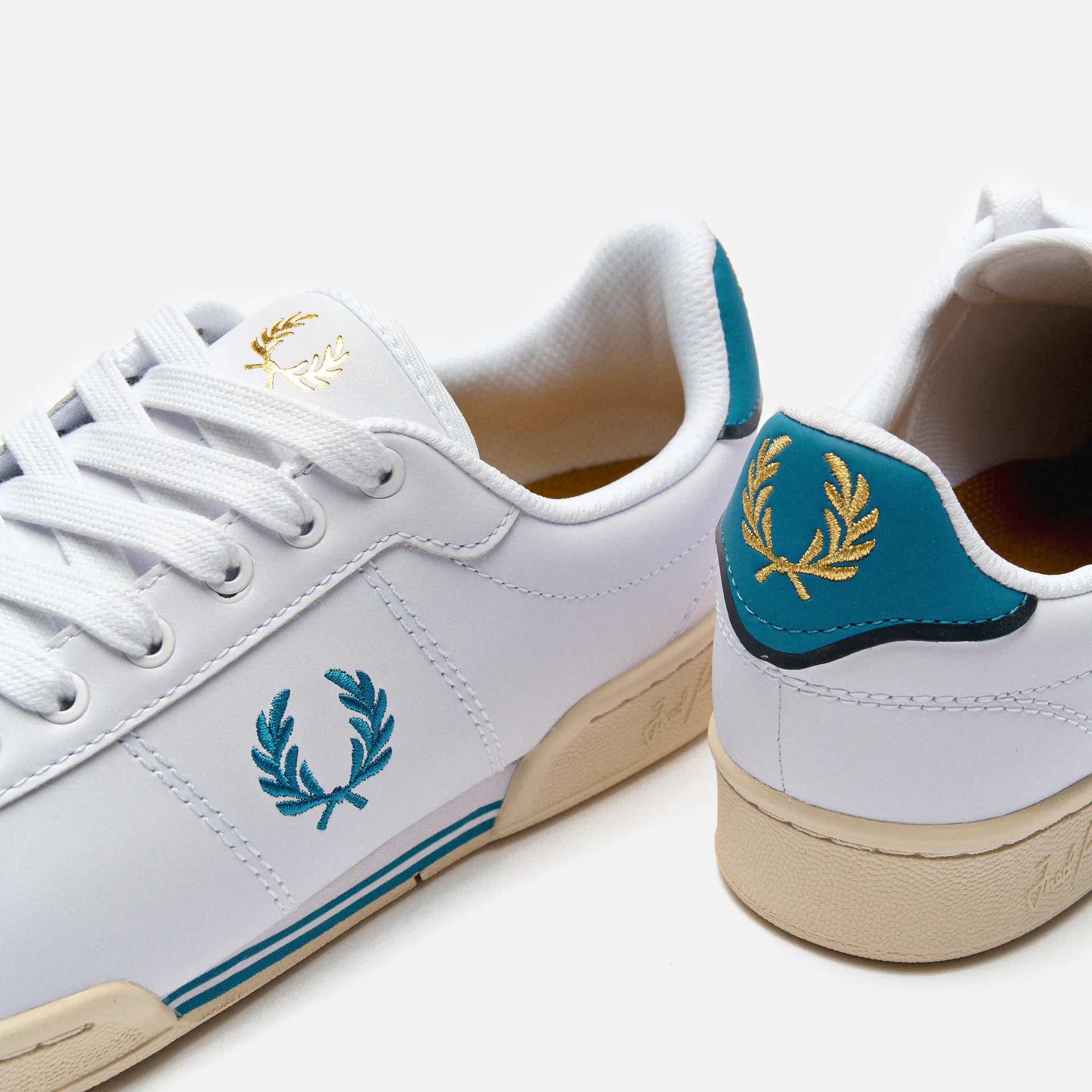 Fred Perry B722 Leather Sneakers White/Runaway Bay Ocean