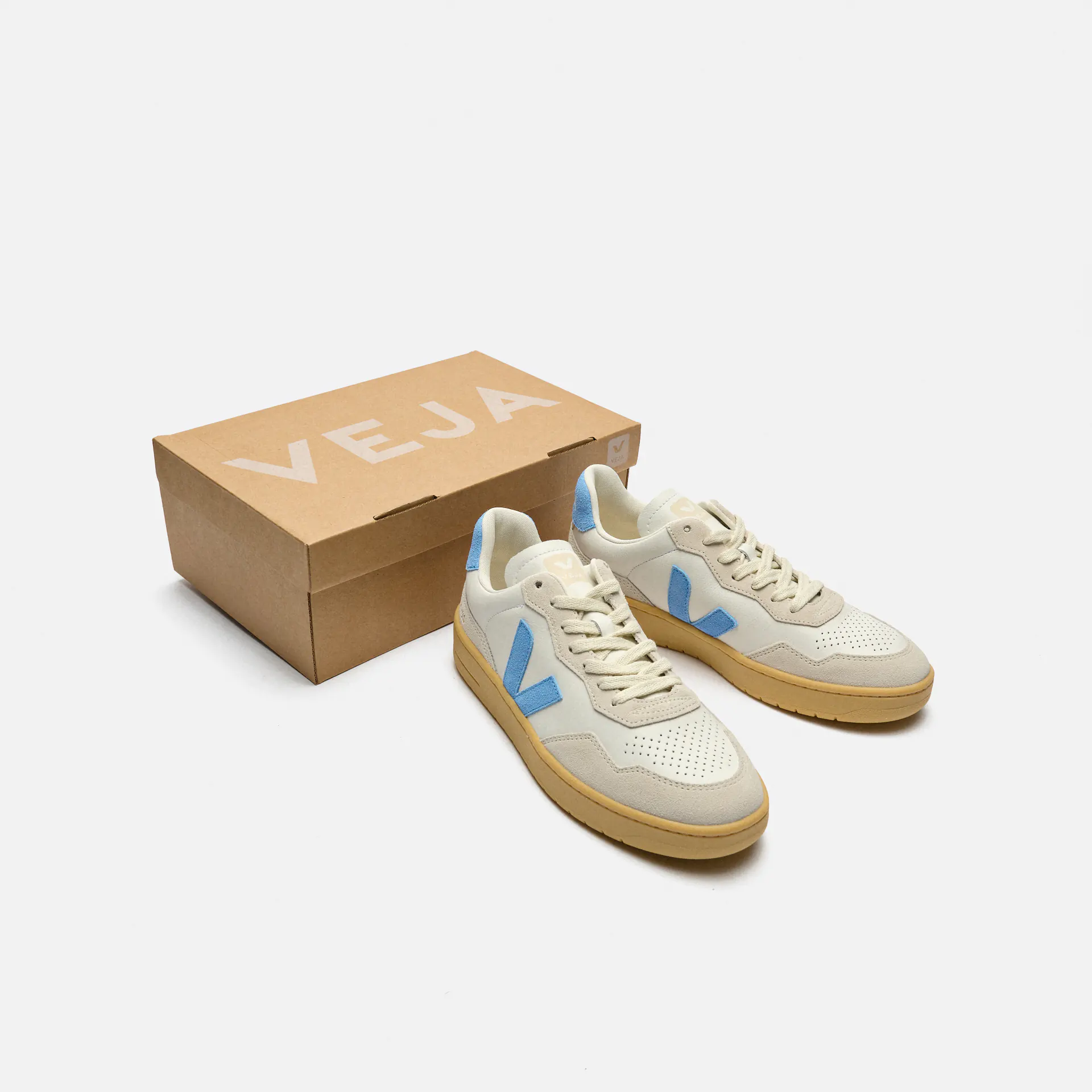 Veja V-90 Leather Sneaker Extra White Aqua Natural