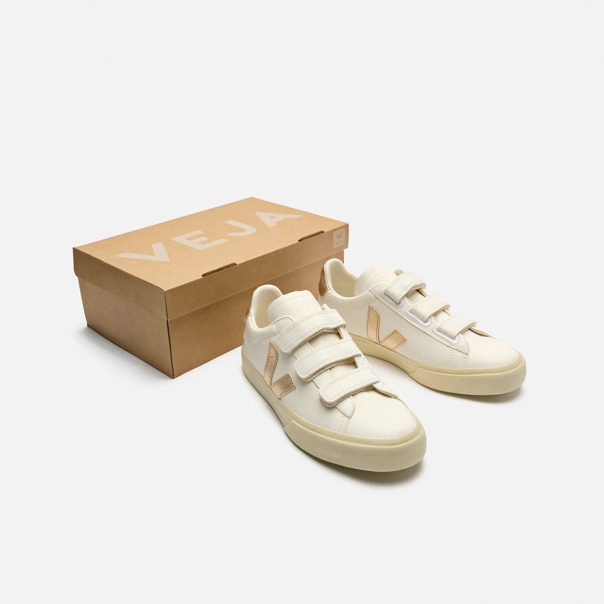 Veja Recife Logo Chromefree Leather Sneaker Extra White/Platine