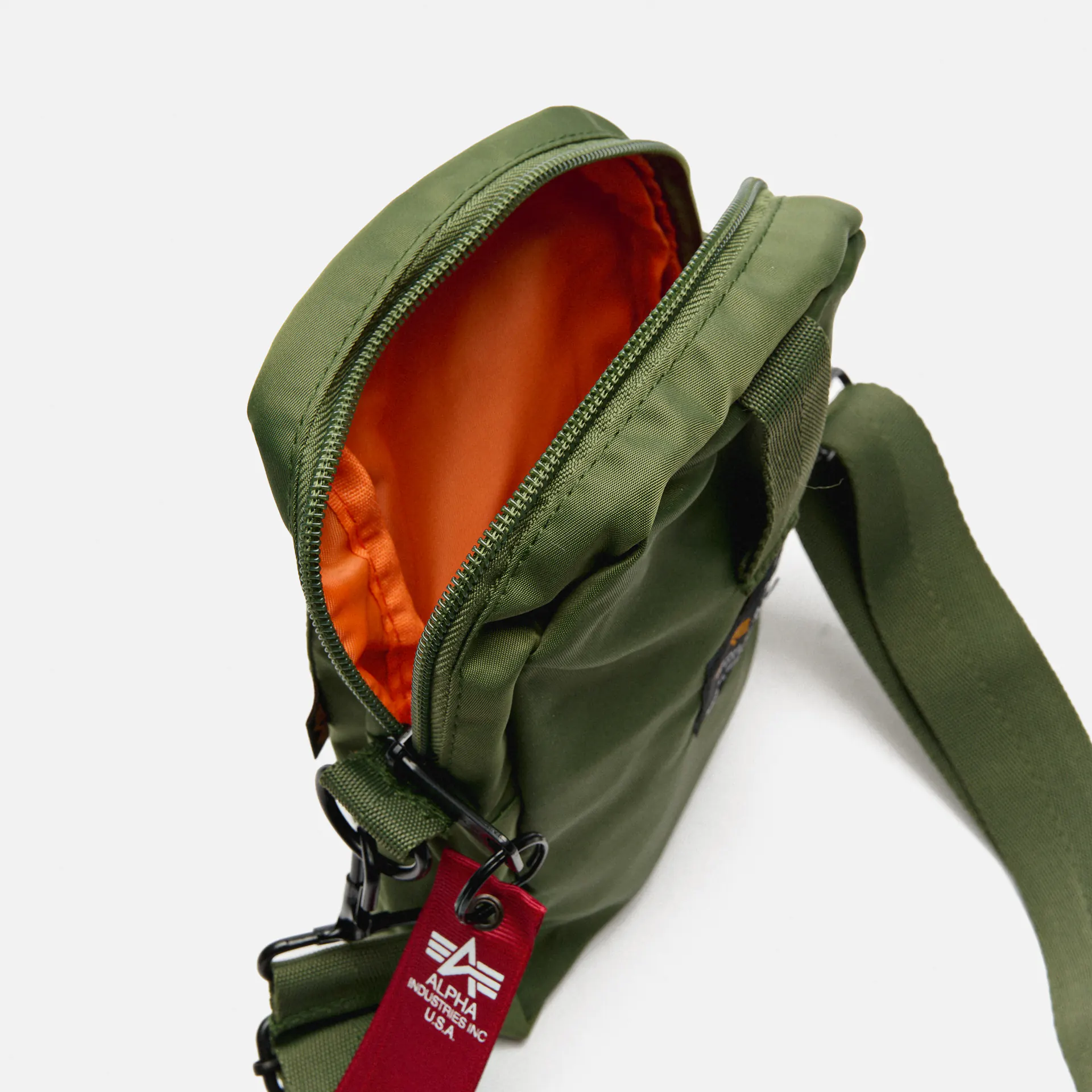 Alpha Industries Crew Carry Bag Sage Green