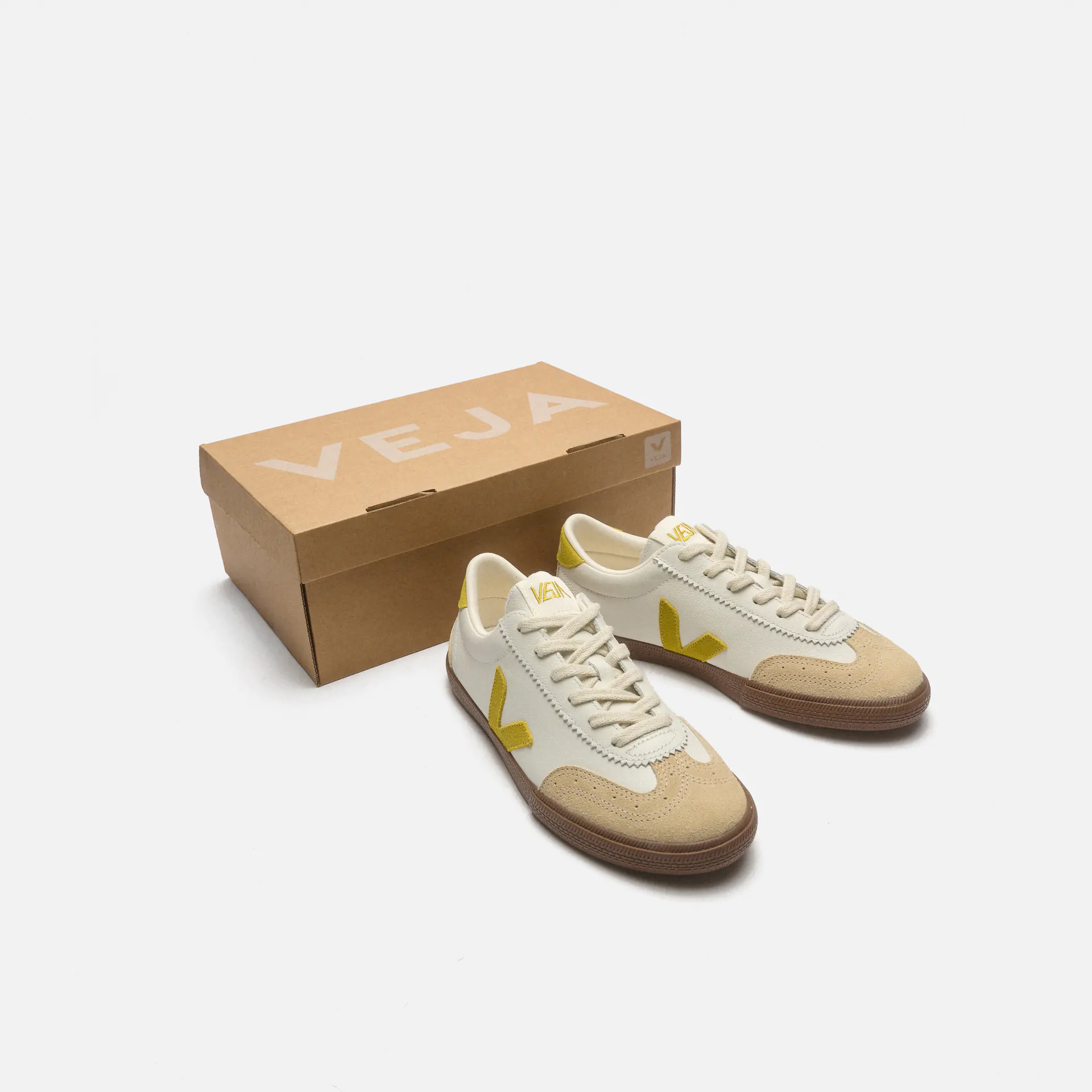 Veja Volley O.T. Leather White/Liquor/Bark