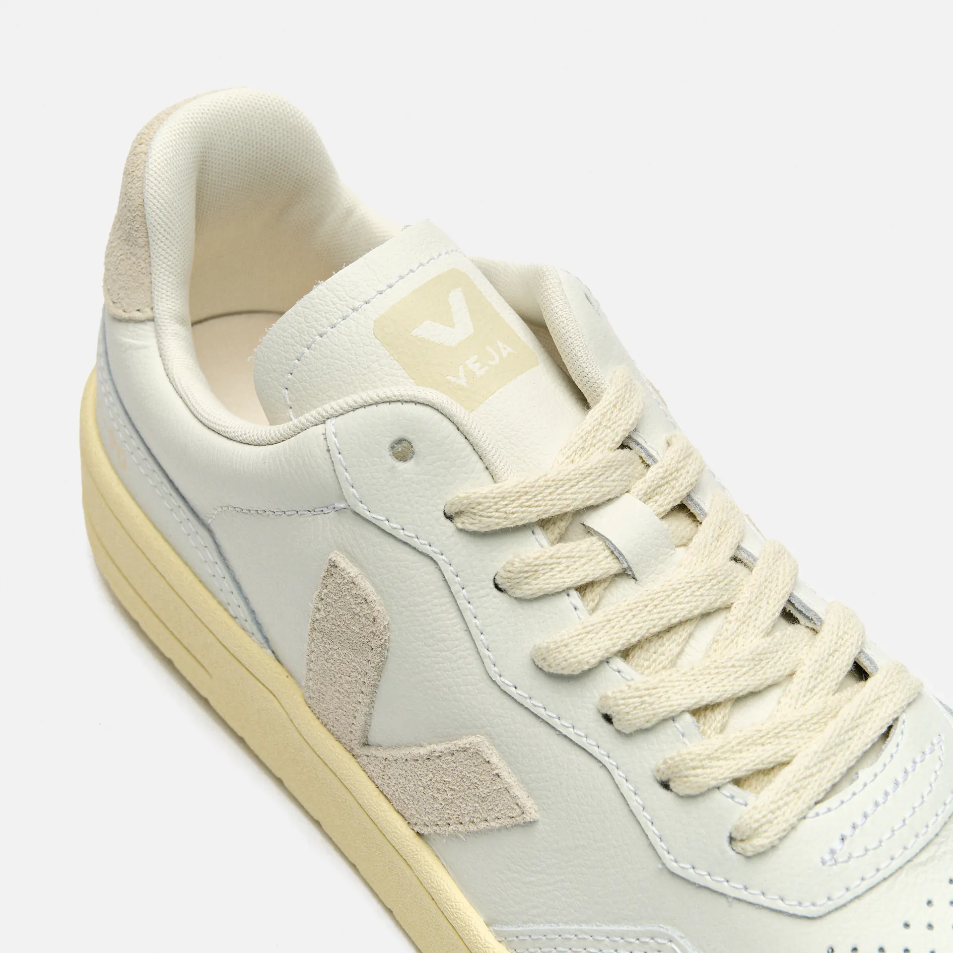 Veja V-90 Leather Sneaker Extra White Natural