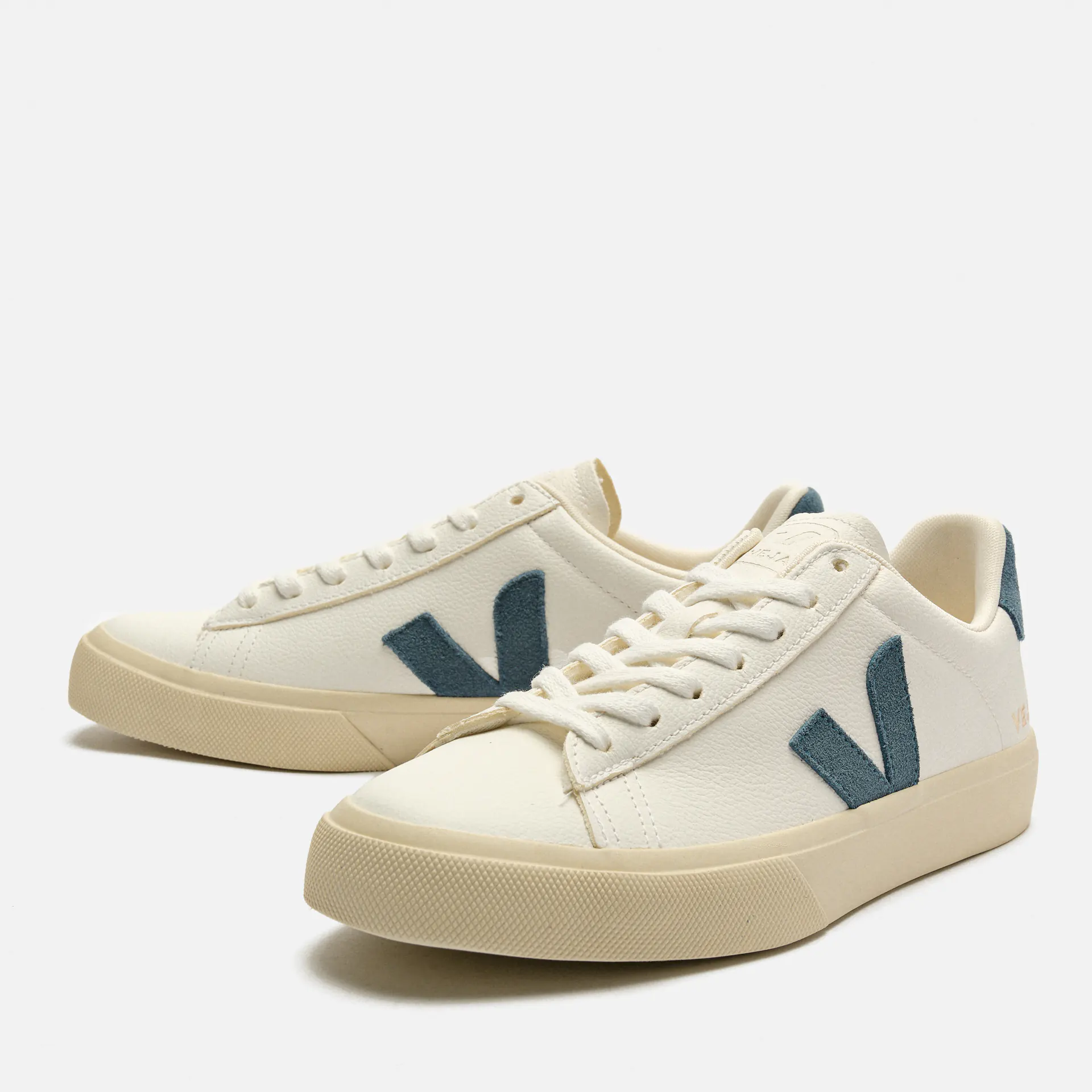 Veja Campo Chromefree Leather Sneaker Extra White/California