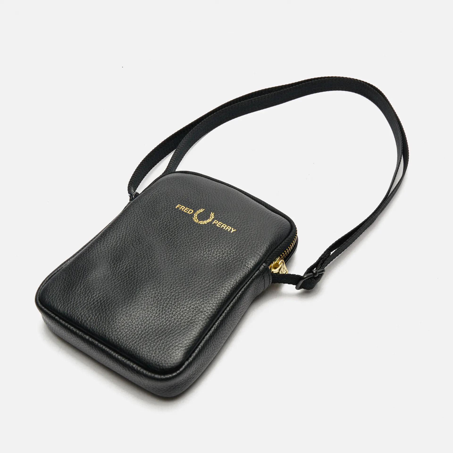 Fred Perry Tumbled Leather Side Bag Black