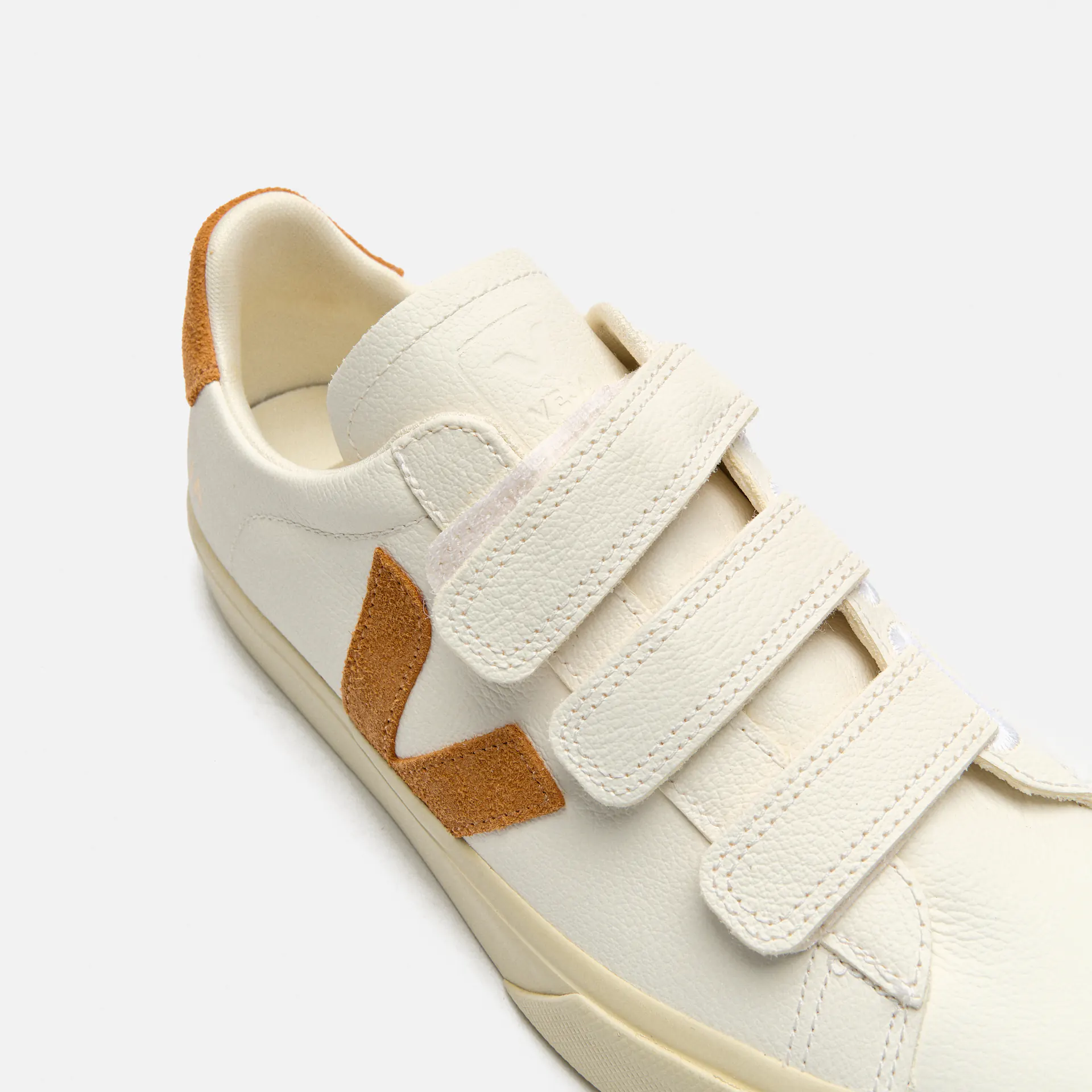 Veja Recife Logo Chromefree Leather Sneaker Extra White/Umber