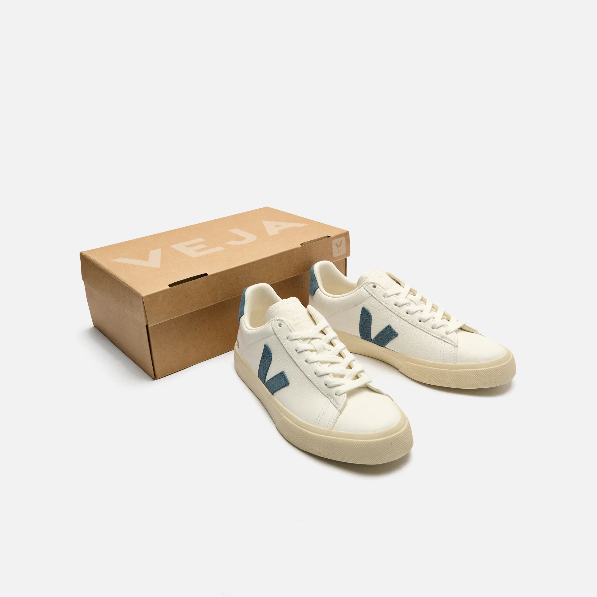 Veja Campo Chromefree Leather Sneaker Extra White/California