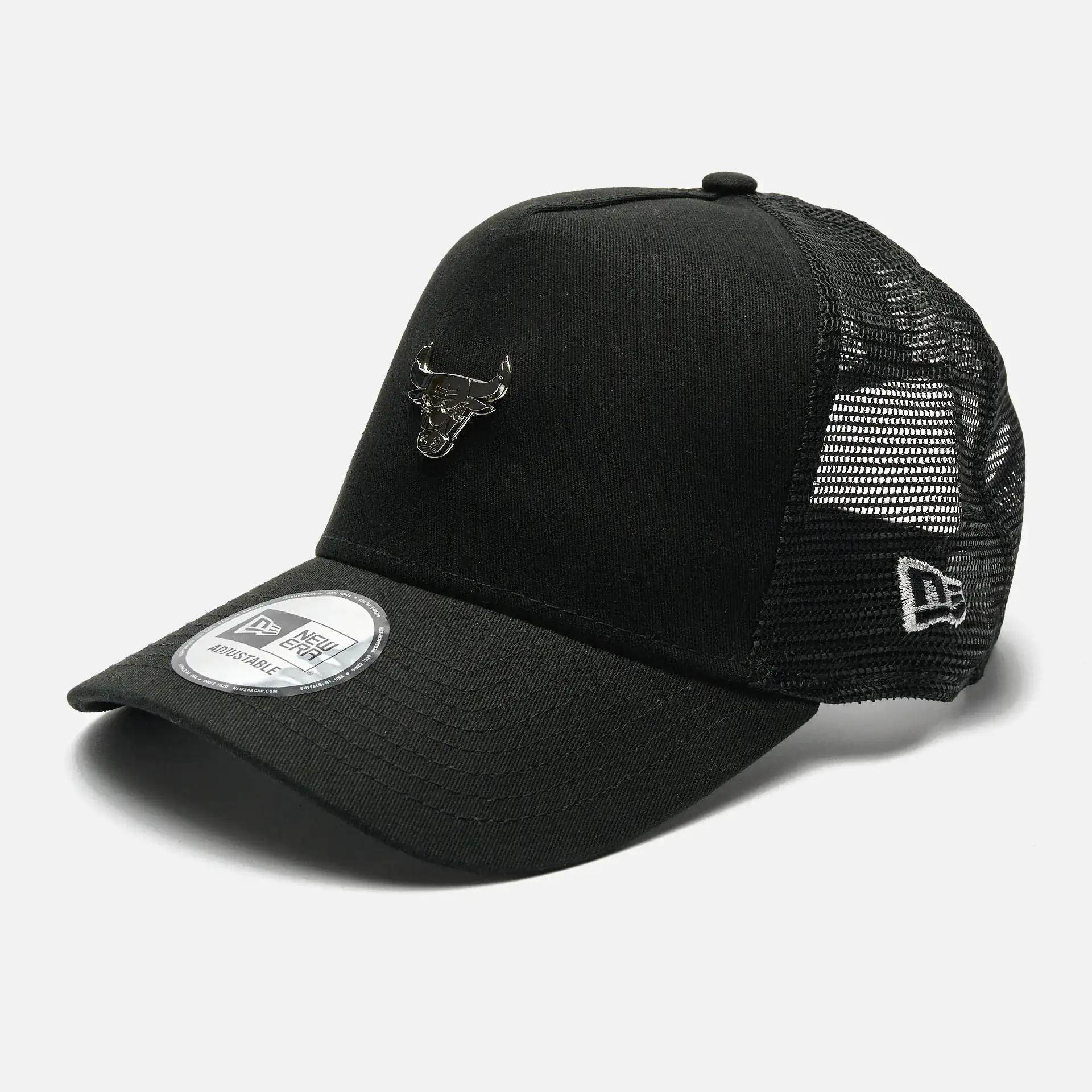 New Era Chicago Bulls 9Forty Metallic Trucker Cap Black