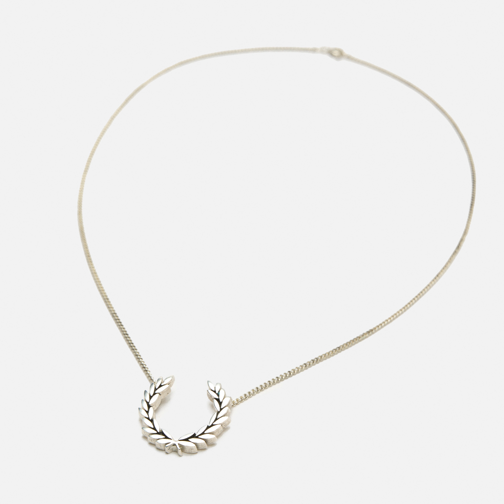 Fred Perry Laurel Wreath Necklace Metallic Silver