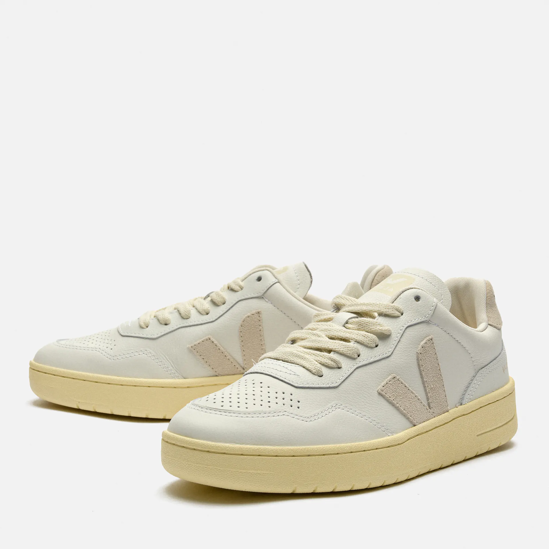 Veja V-90 Leather Sneaker Extra White Natural