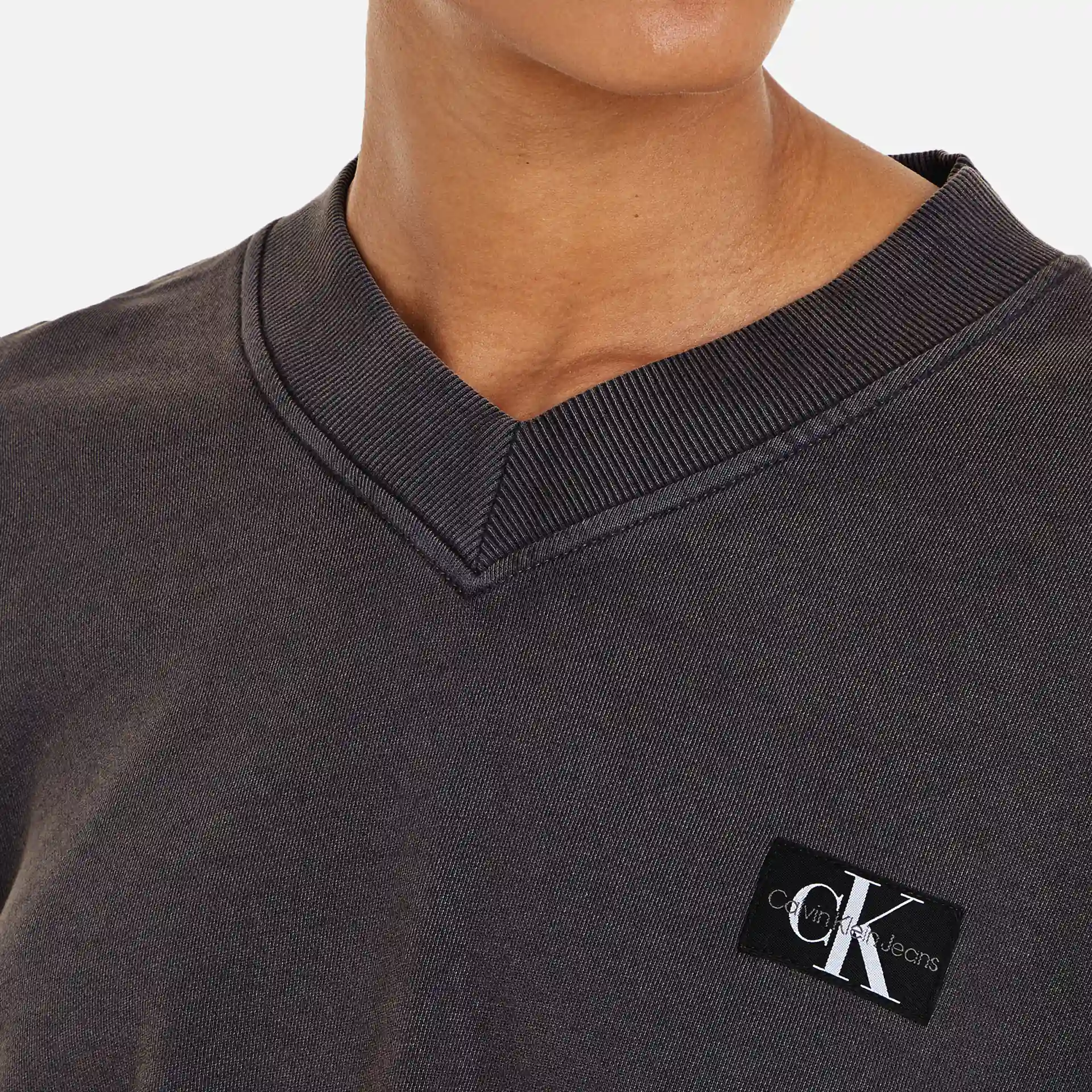 Calvin Klein Jeans Woven Label V-Neck Sweatshirt Washed Black