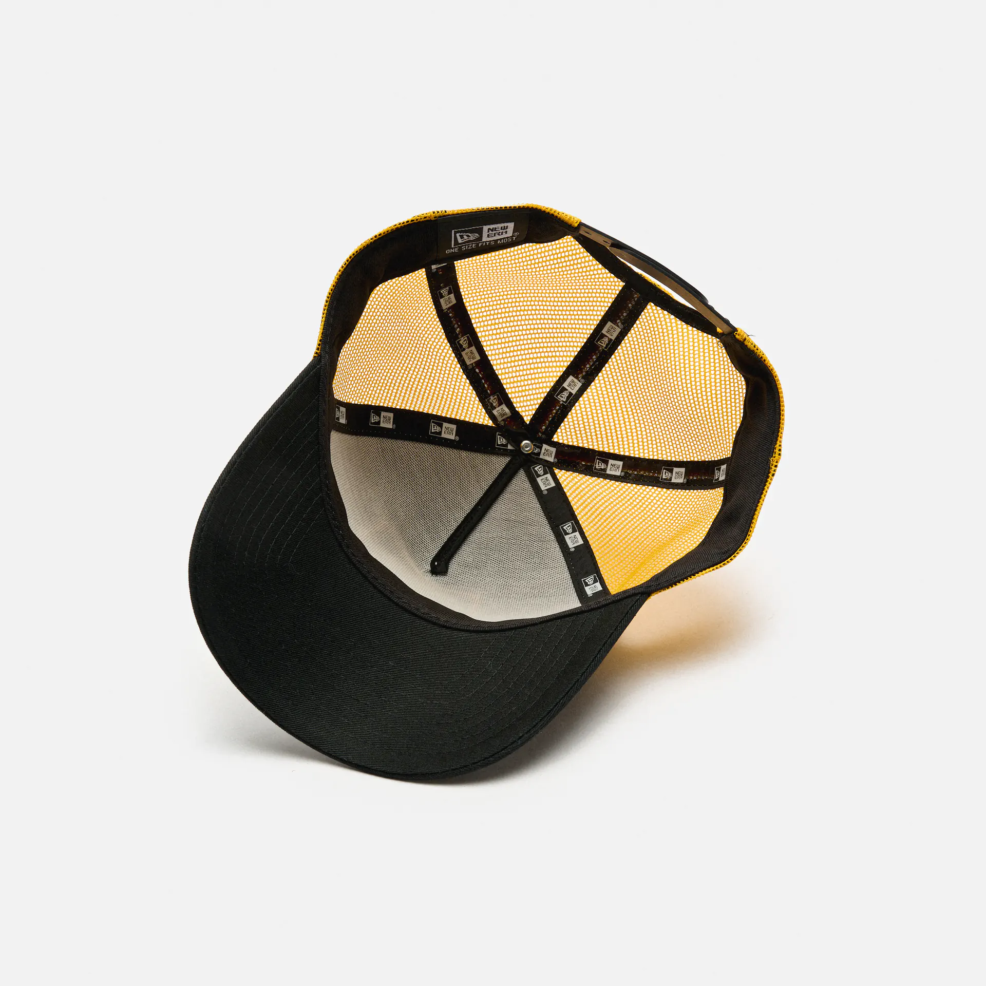 New Era Summer Patch Trucker Cap Black/Yellow