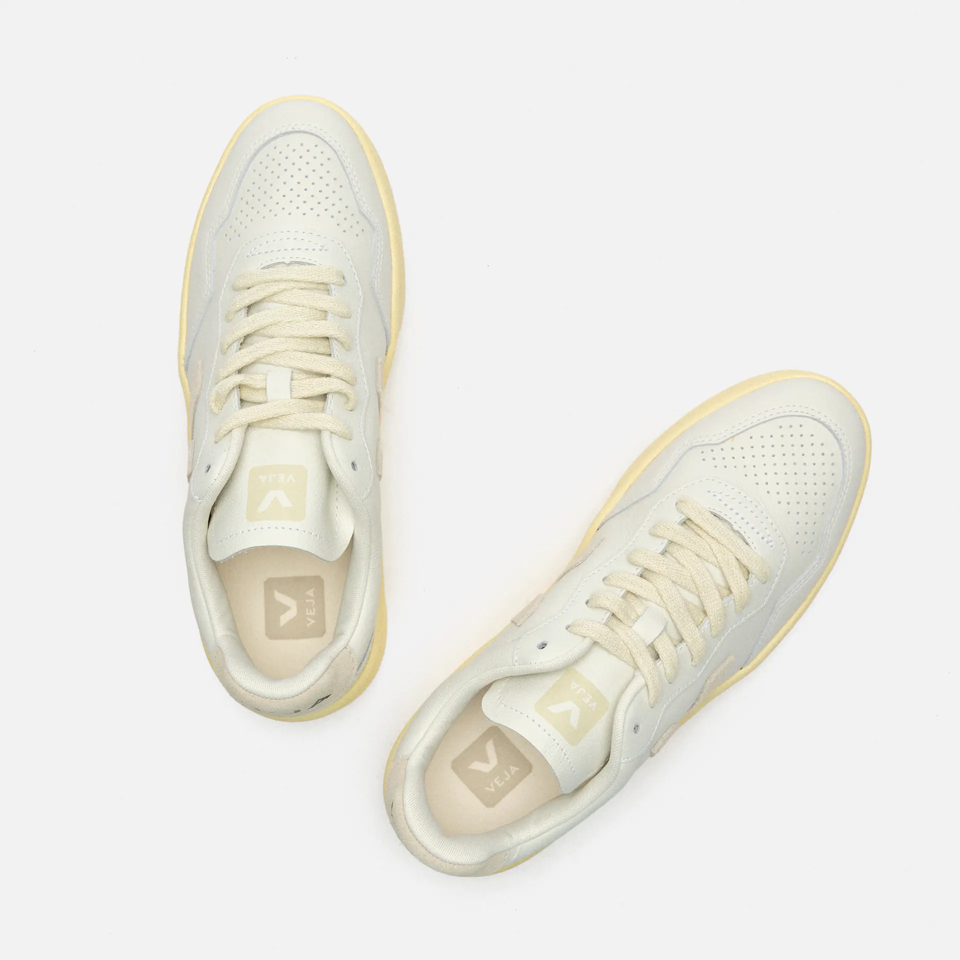 Veja V-90 Leather Sneaker Extra White Natural