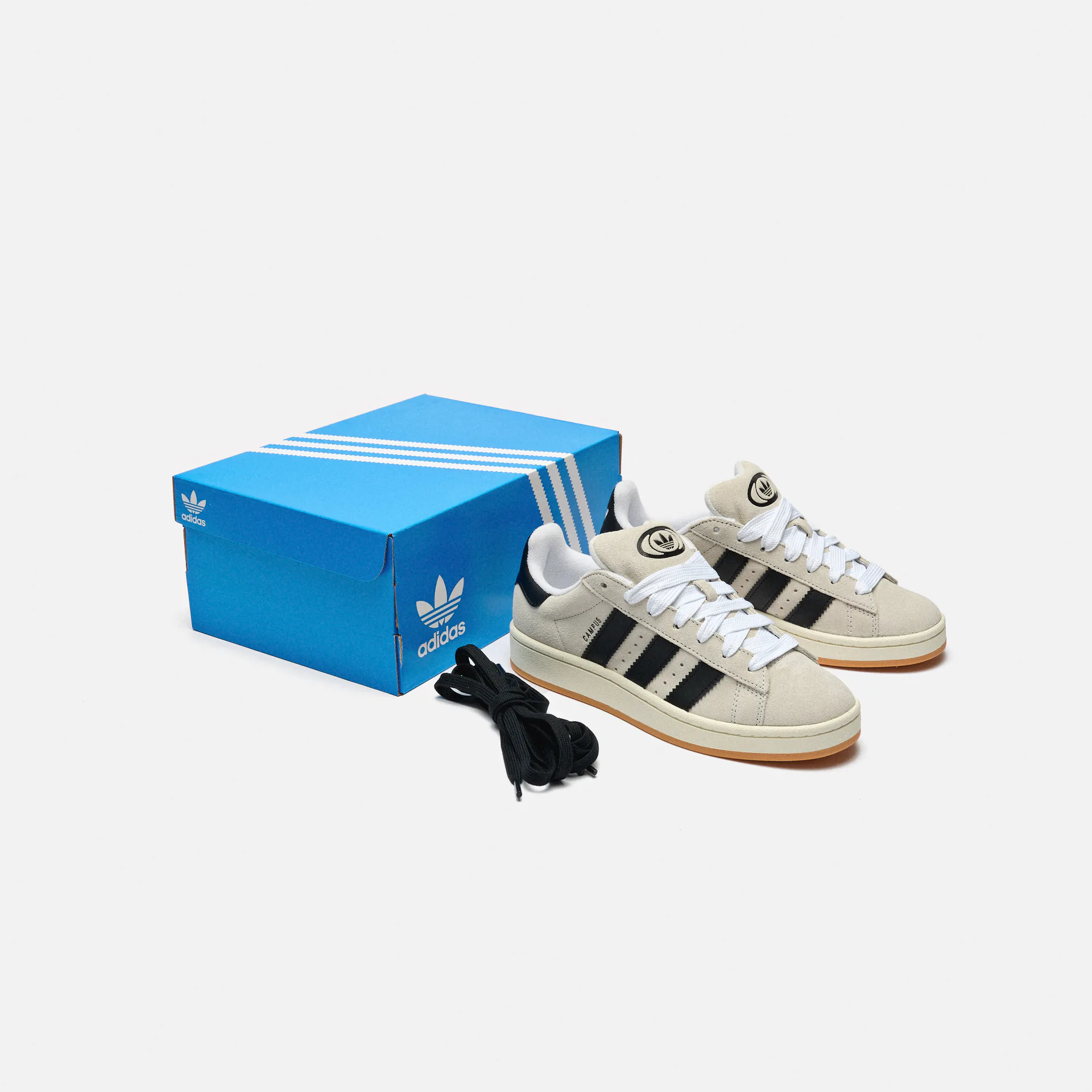 Adidas originals campus trainers in white hotsell