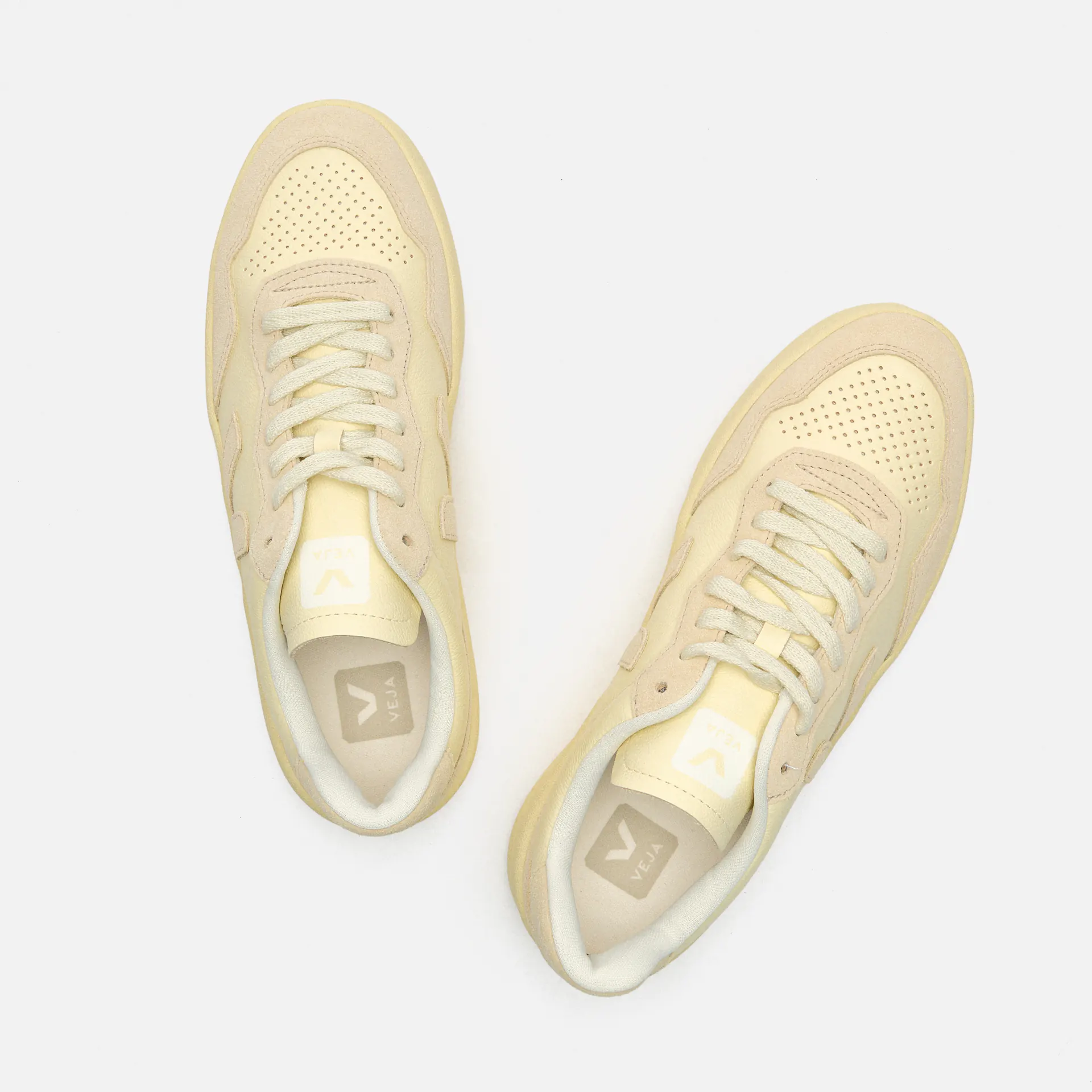 Veja V-90 Leather Sneaker Cashew Oat