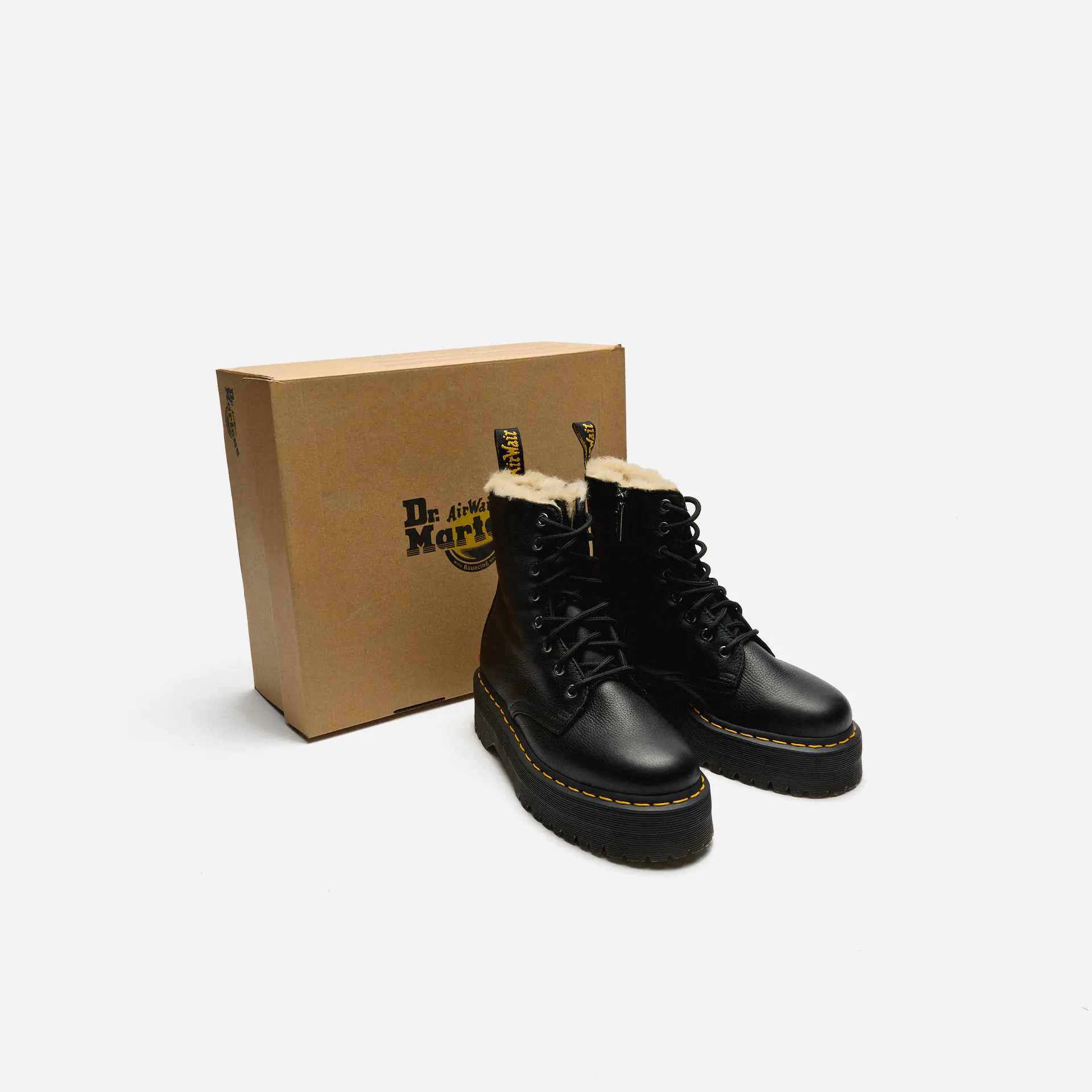 Dr. Martens Jadon FL Plateau Boots Black