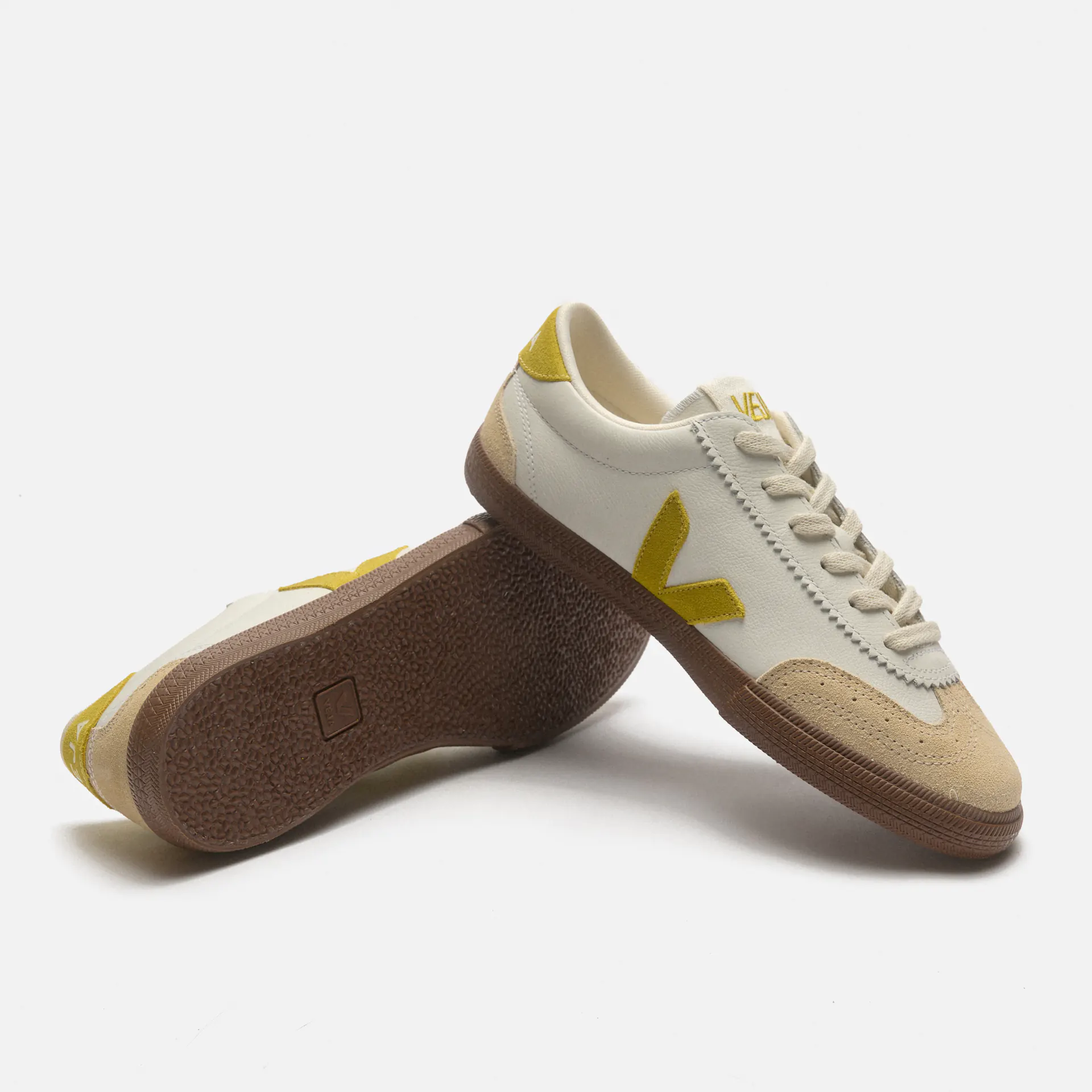 Veja Volley O.T. Leather White/Liquor/Bark