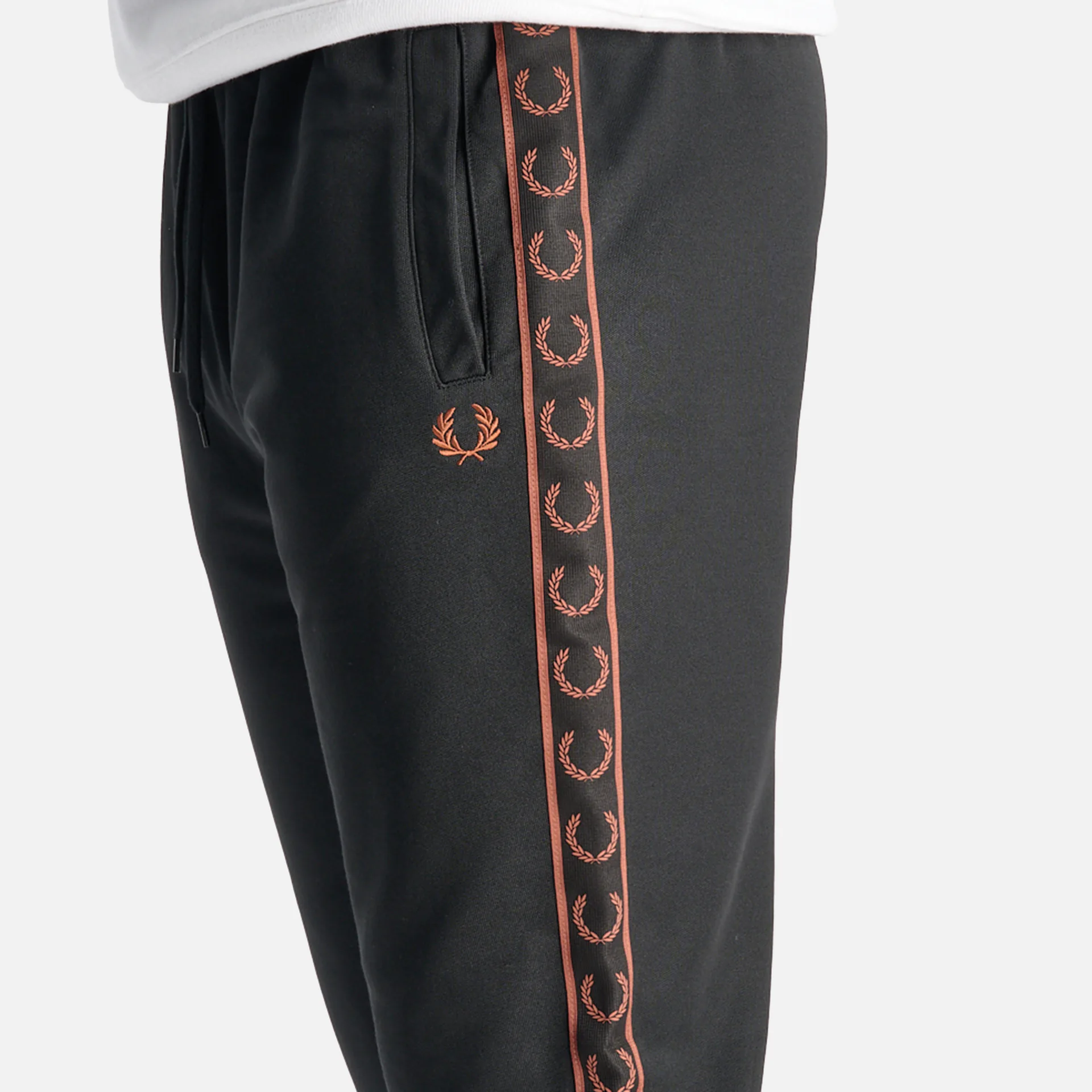 Fred Perry Seasonal Taped Track Pant Black/Whiskey Brown