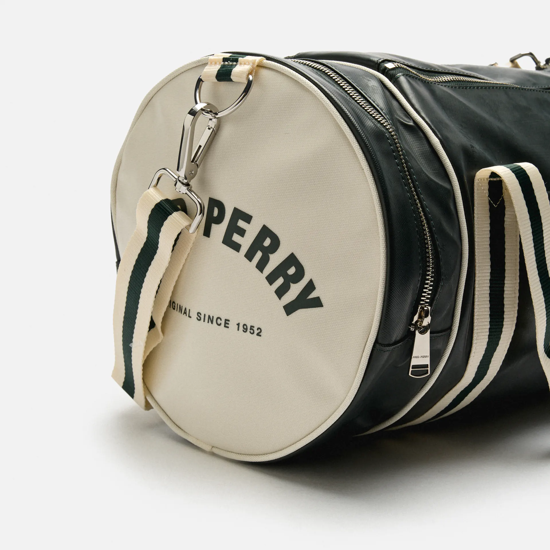 Fred Perry Classic Barrel Bag Night Green/Ecru